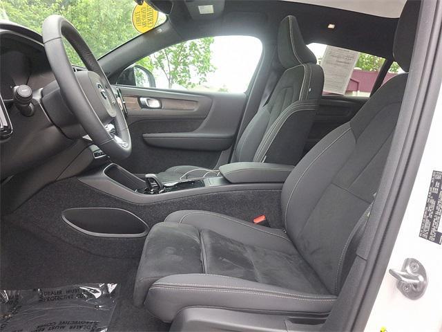 used 2022 Volvo C40 Recharge Pure Electric car, priced at $31,750