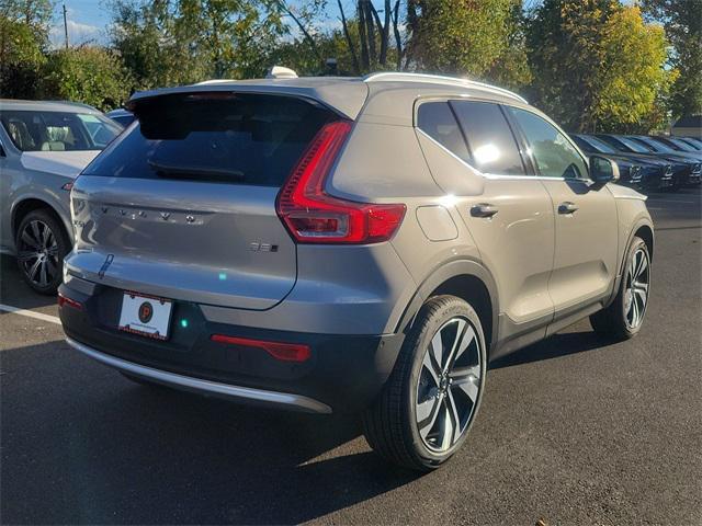 new 2025 Volvo XC40 car, priced at $51,040