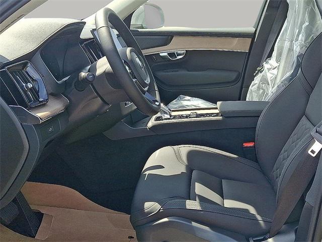 new 2025 Volvo XC90 car, priced at $70,285