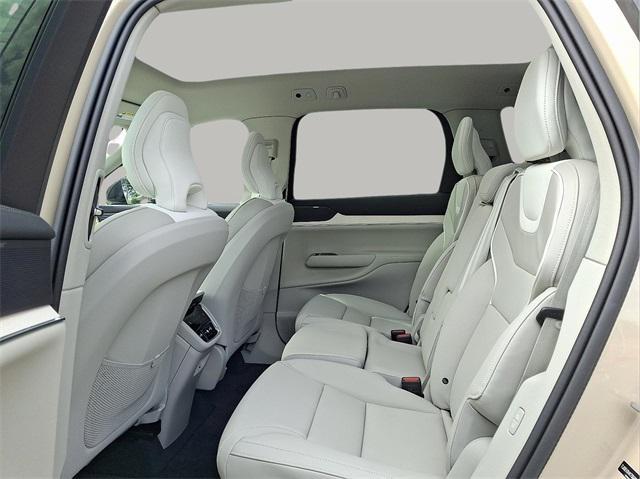 new 2025 Volvo EX90 car, priced at $82,385