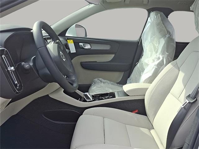 new 2025 Volvo XC40 car, priced at $49,790