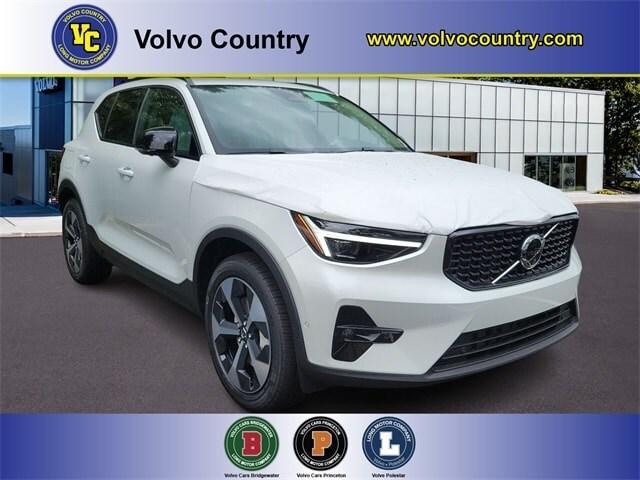 new 2025 Volvo XC40 car, priced at $48,315