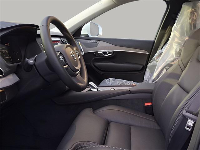 new 2025 Volvo XC90 car, priced at $73,155