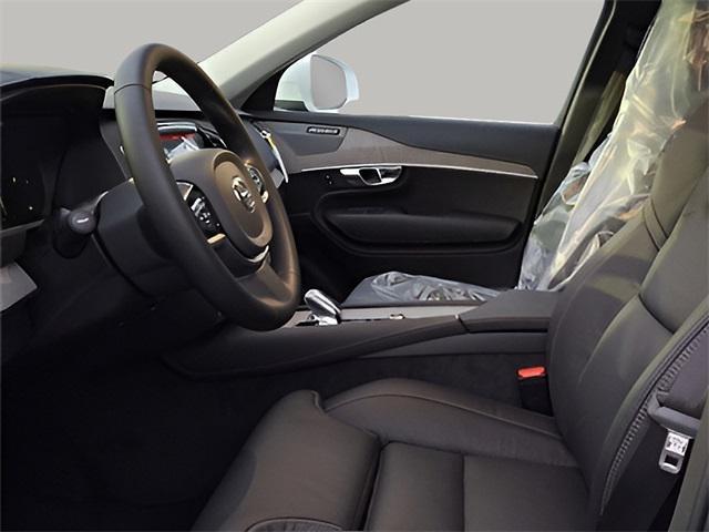 new 2025 Volvo XC90 car, priced at $73,155