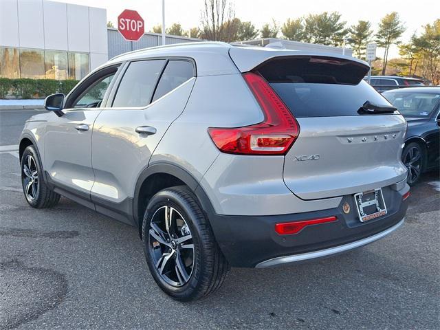 new 2025 Volvo XC40 car, priced at $44,595