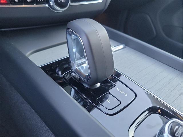 new 2025 Volvo XC60 car, priced at $55,335
