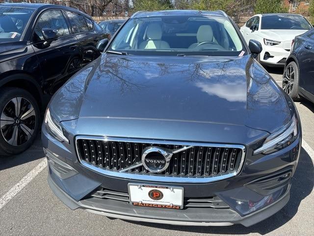 used 2021 Volvo V60 Cross Country car, priced at $37,500
