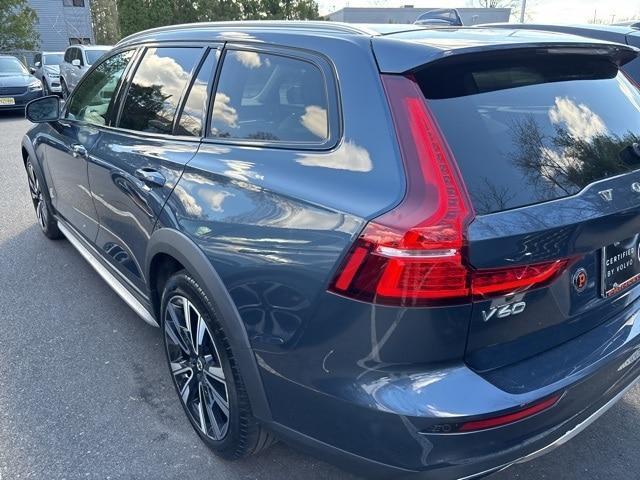 used 2021 Volvo V60 Cross Country car, priced at $36,500