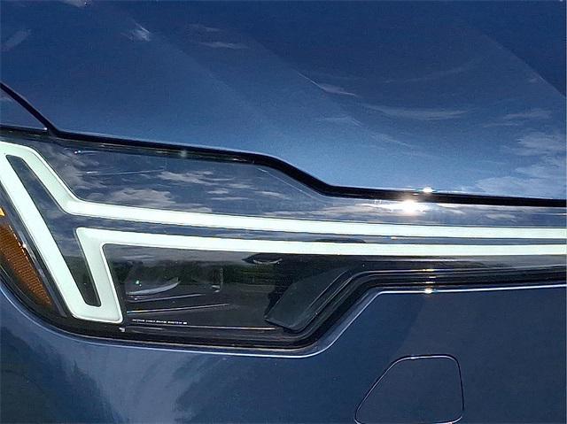 new 2025 Volvo XC90 car, priced at $68,295