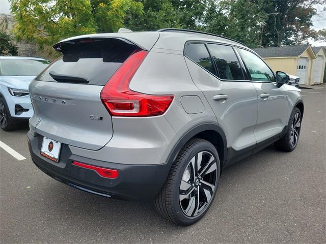 new 2025 Volvo XC40 car, priced at $51,040