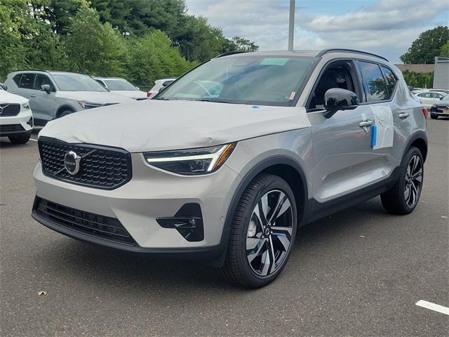 new 2025 Volvo XC40 car, priced at $51,040