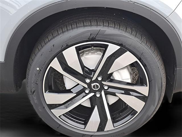 new 2025 Volvo XC40 car, priced at $48,315