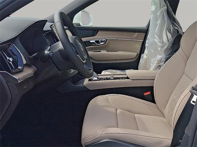 new 2025 Volvo XC90 car, priced at $68,245