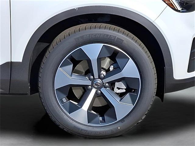 new 2025 Volvo XC40 car, priced at $46,035