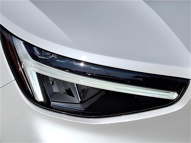 new 2025 Volvo XC40 car, priced at $46,035