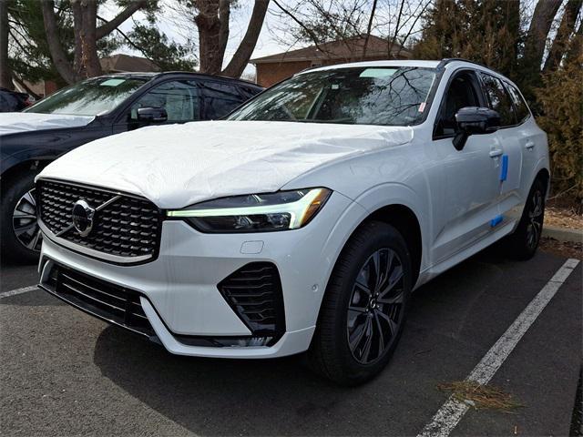 new 2025 Volvo XC60 car, priced at $54,925