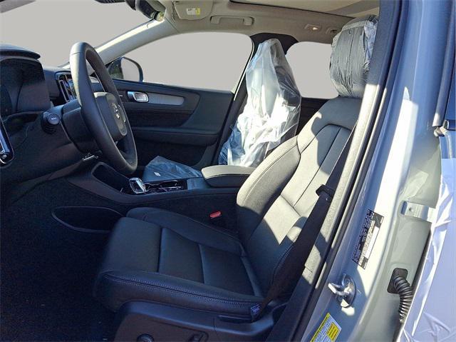 new 2025 Volvo XC40 car, priced at $49,565