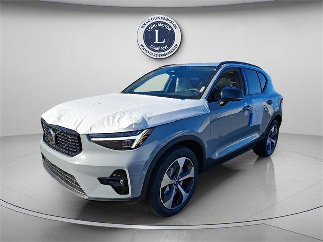new 2025 Volvo XC40 car, priced at $49,565