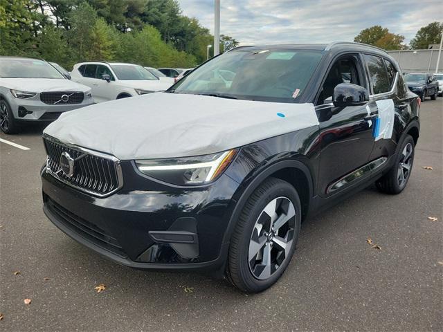 new 2025 Volvo XC40 car, priced at $46,015