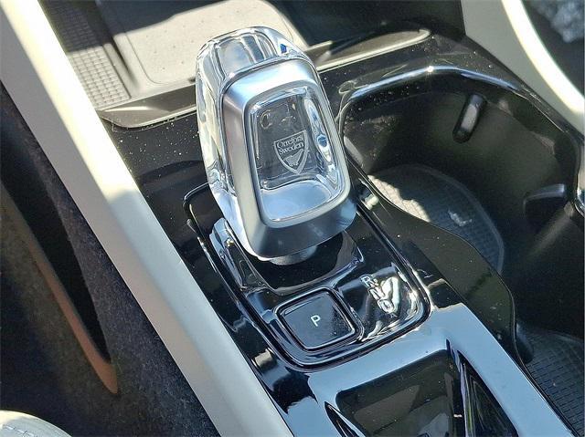 new 2025 Volvo XC40 car, priced at $52,590