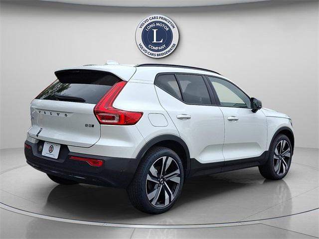new 2025 Volvo XC40 car, priced at $41,545