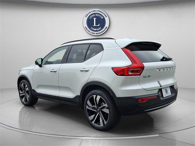 new 2025 Volvo XC40 car, priced at $41,545