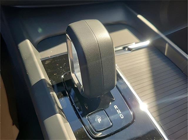 new 2025 Volvo XC60 car, priced at $51,425