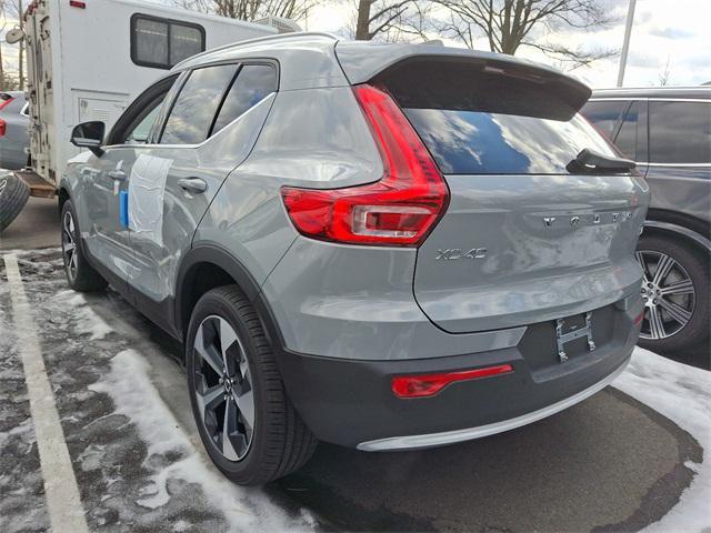 new 2025 Volvo XC40 car, priced at $46,015