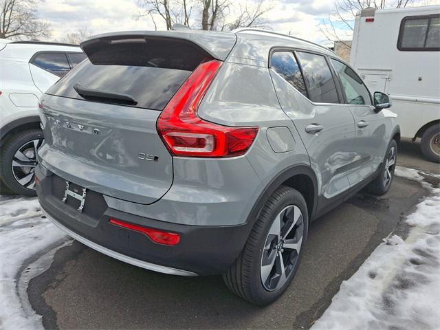 new 2025 Volvo XC40 car, priced at $46,015