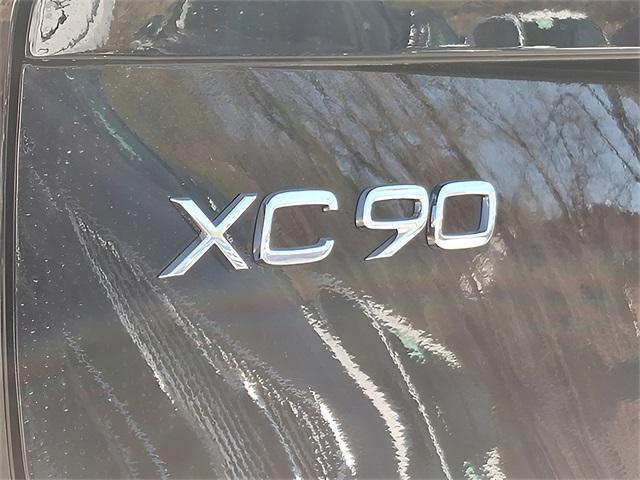 new 2025 Volvo XC90 car, priced at $61,490