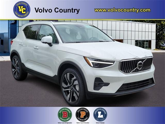 new 2025 Volvo XC40 car, priced at $52,545