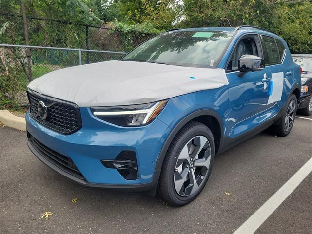 new 2025 Volvo XC40 car, priced at $47,345