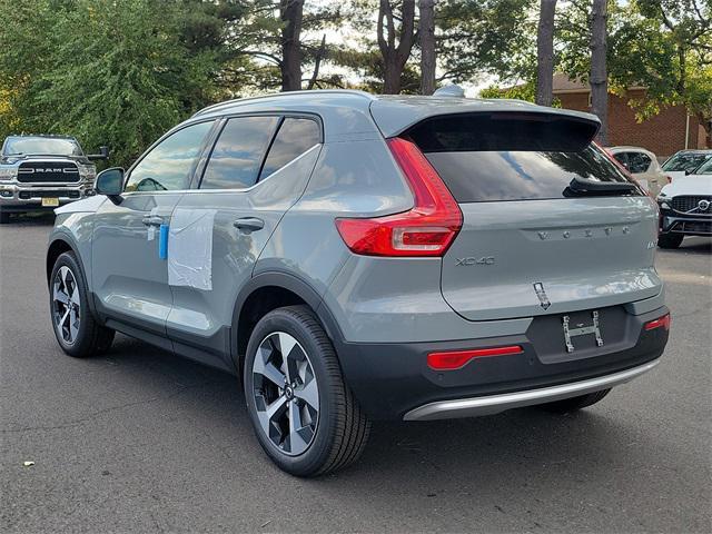 new 2025 Volvo XC40 car, priced at $46,015