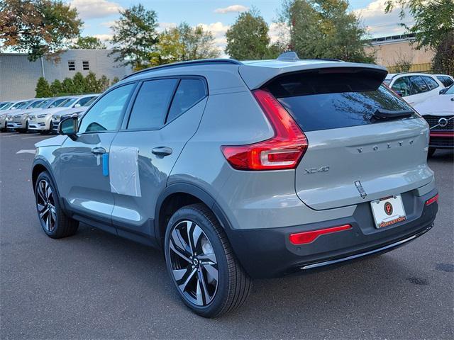 new 2025 Volvo XC40 car, priced at $49,790