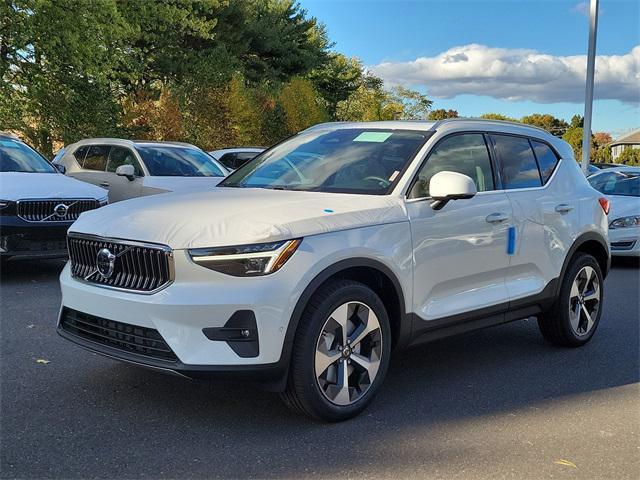 new 2025 Volvo XC40 car, priced at $48,315