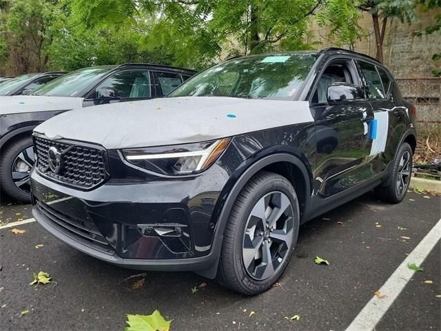 new 2025 Volvo XC40 car, priced at $48,820