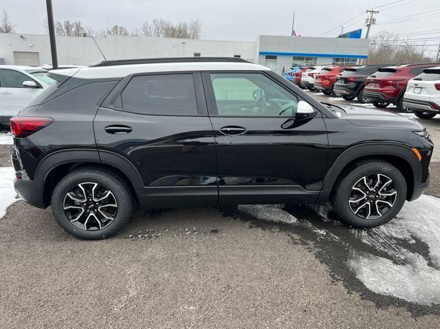 new 2025 Chevrolet TrailBlazer car, priced at $32,275