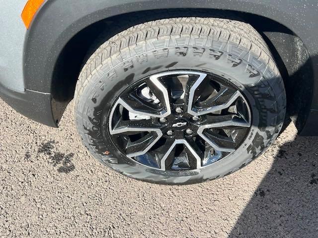 new 2025 Chevrolet TrailBlazer car, priced at $33,180