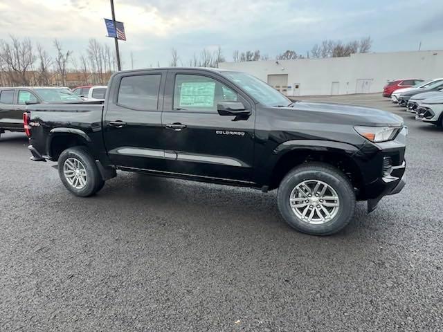 new 2024 Chevrolet Colorado car, priced at $40,400