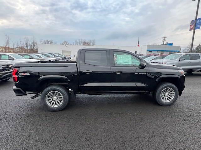 new 2024 Chevrolet Colorado car, priced at $40,400