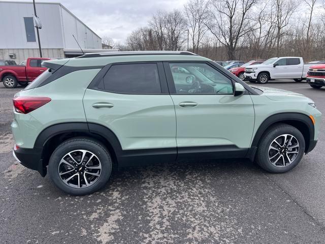 new 2025 Chevrolet TrailBlazer car, priced at $31,975