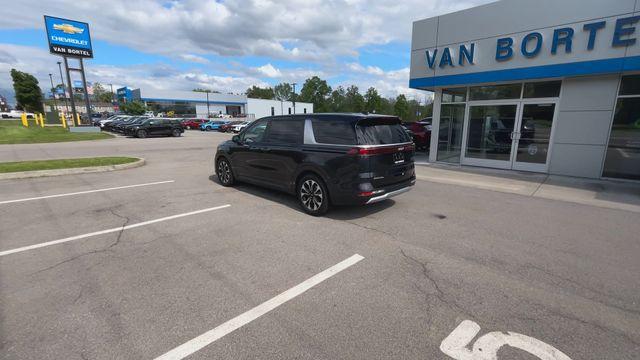 used 2024 Kia Carnival car, priced at $38,990