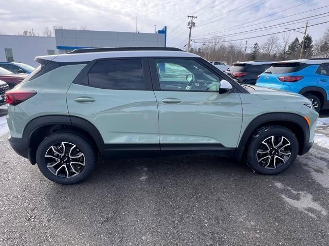 new 2025 Chevrolet TrailBlazer car, priced at $34,180