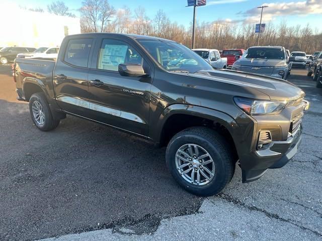 new 2024 Chevrolet Colorado car, priced at $40,400