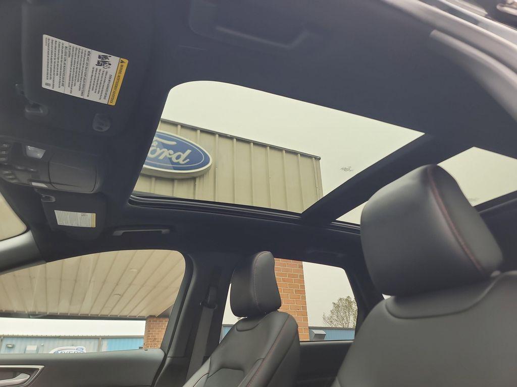 used 2022 Ford Edge car, priced at $31,982