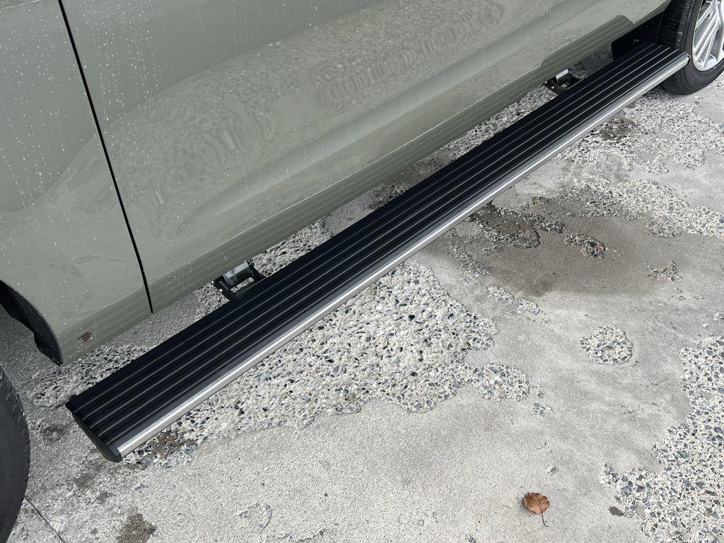 used 2024 Ford Expedition car, priced at $63,982