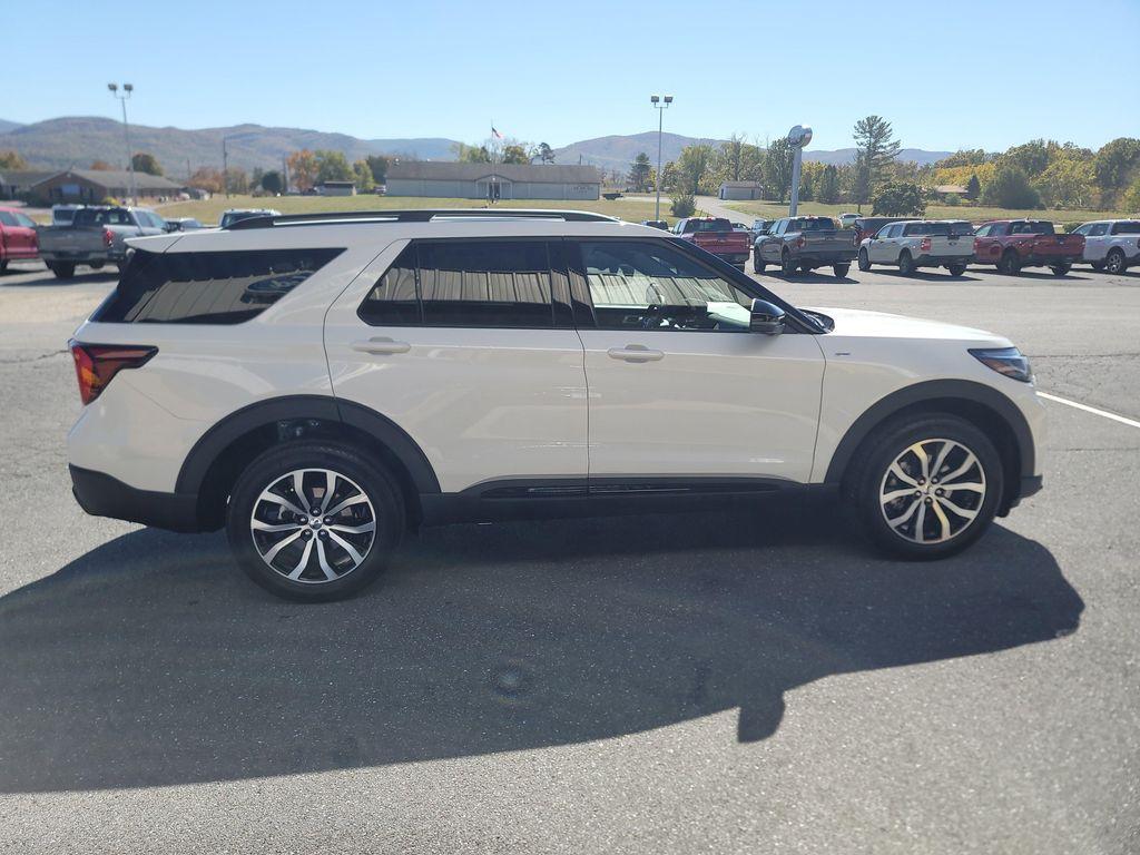 new 2025 Ford Explorer car, priced at $48,529