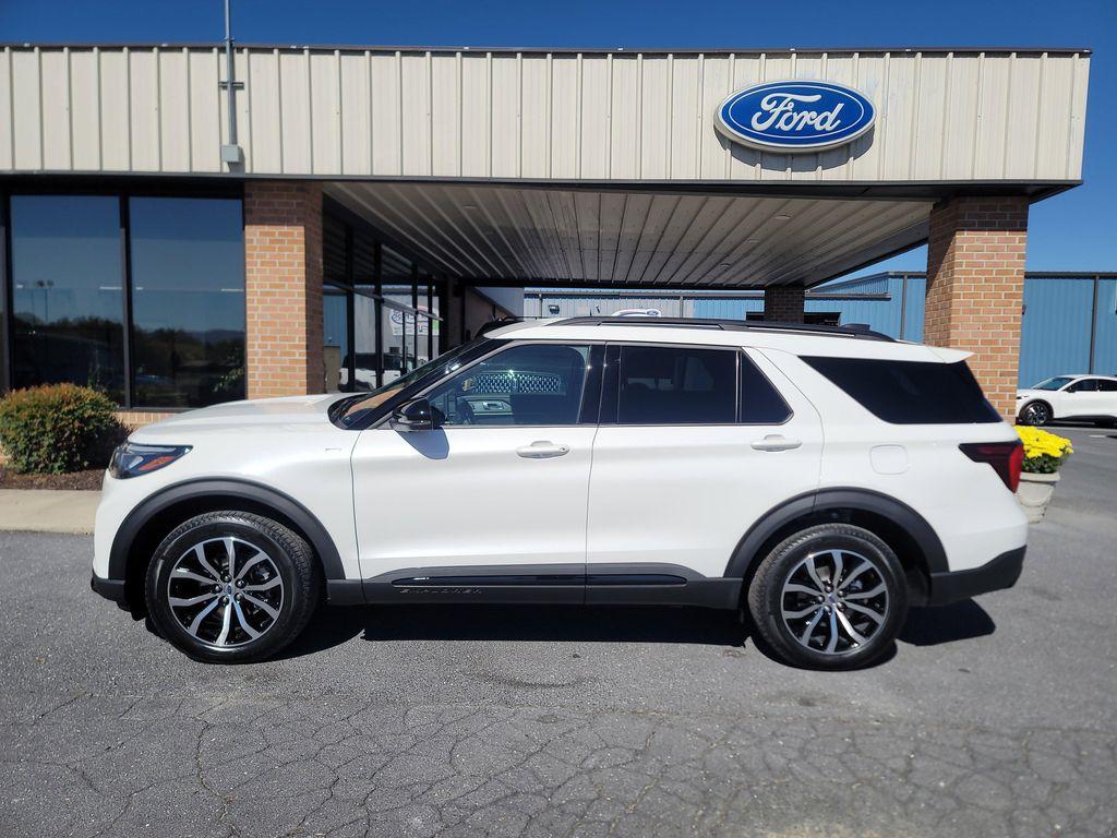 new 2025 Ford Explorer car, priced at $48,529