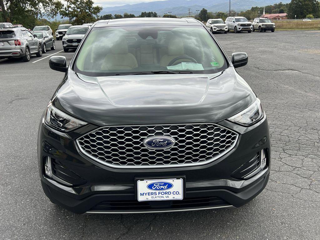 used 2024 Ford Edge car, priced at $31,982