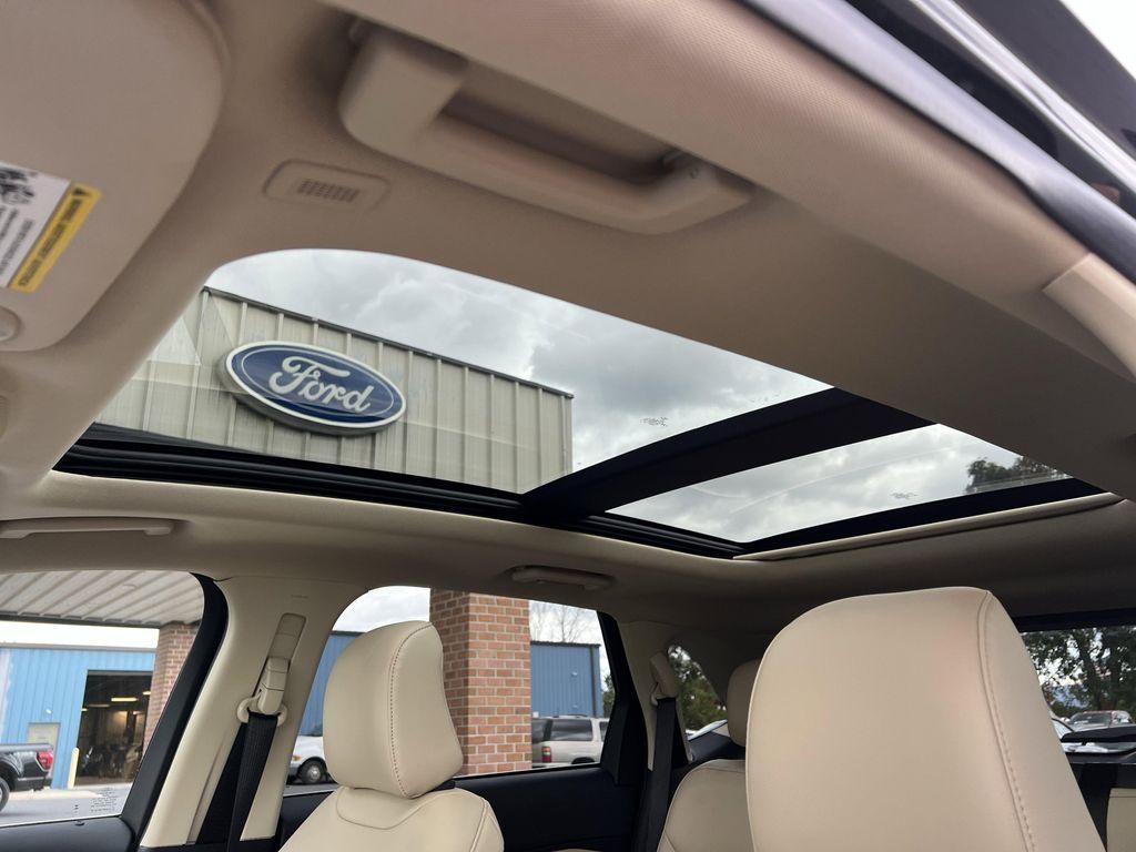 used 2024 Ford Edge car, priced at $31,982
